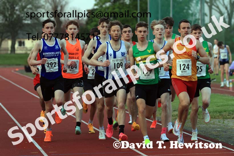 The 1500 metres, 2025 NEGP No. 1, Monkton Stadium, Jarrow. Photo: David T. Hewitson/Sports for All Pics